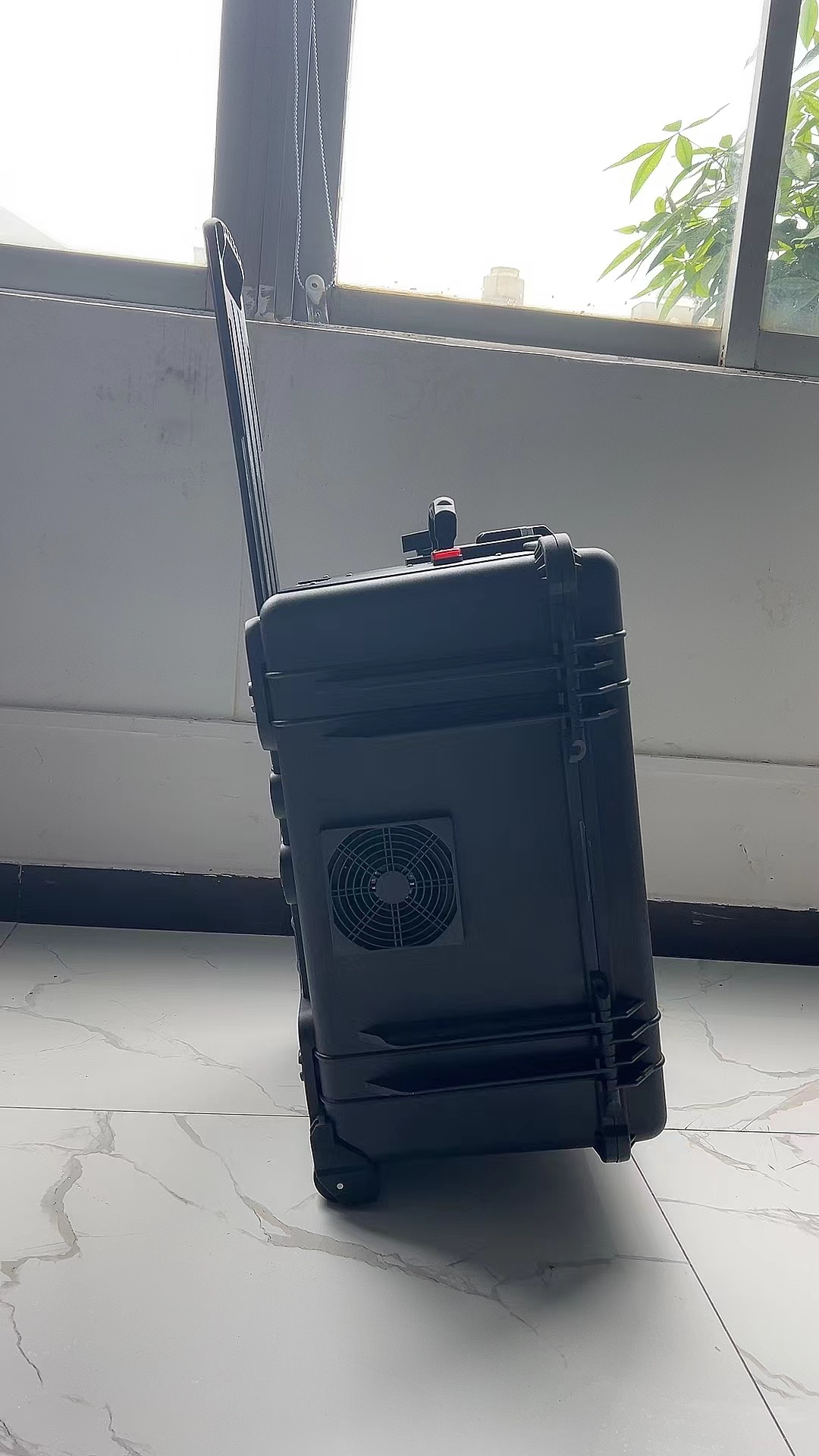 海南手拉箱型移动通信干扰器